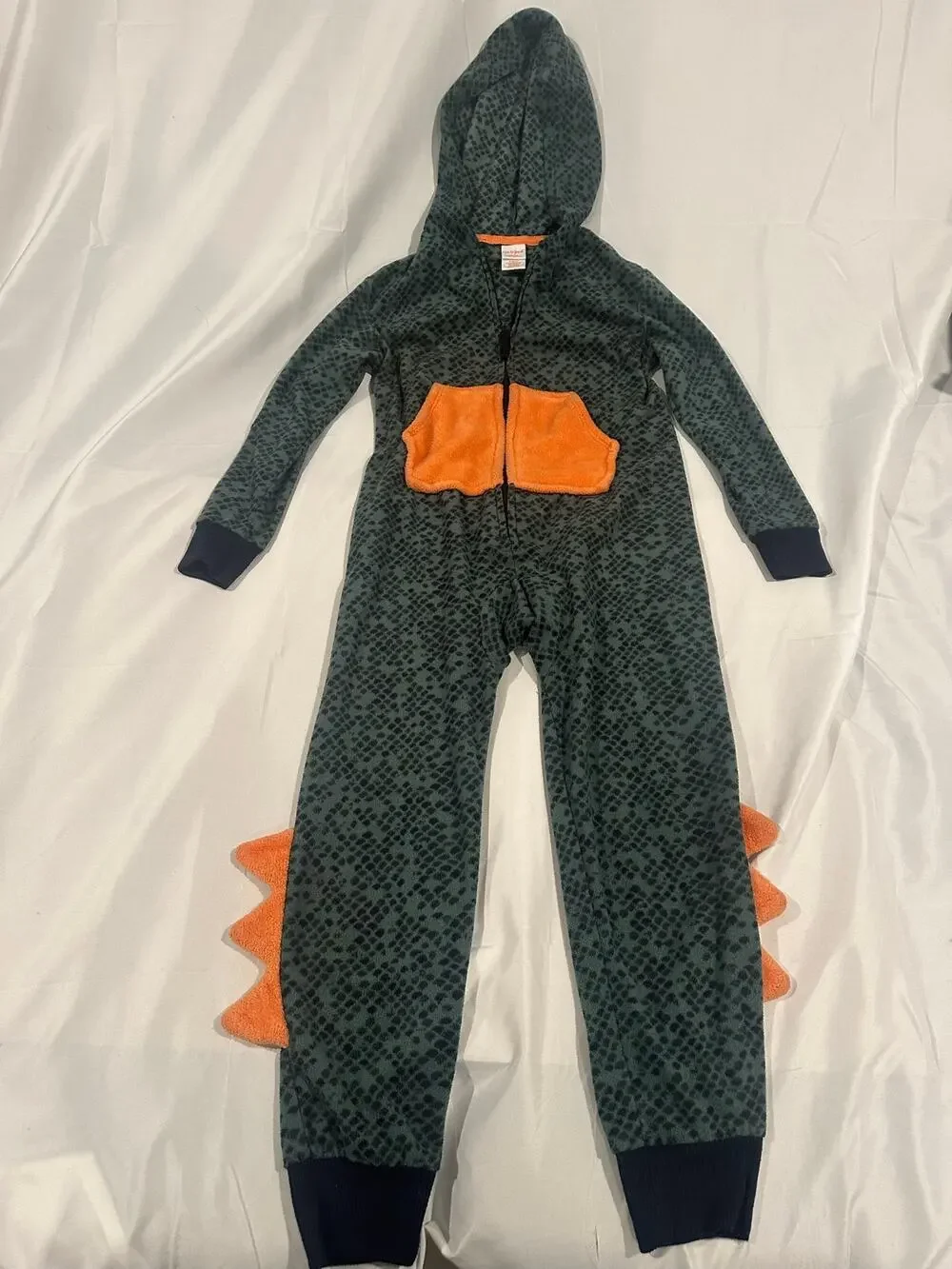 Cat and Jack size 6/7 dinosaur pajamas, zipper front